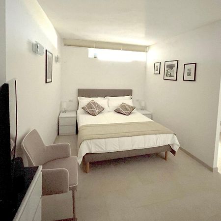 Tiberi Capri Apartman Kültér fotó