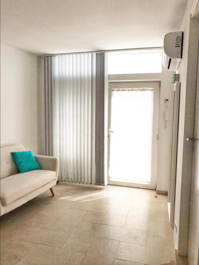 Tiberi Capri Apartman Kültér fotó