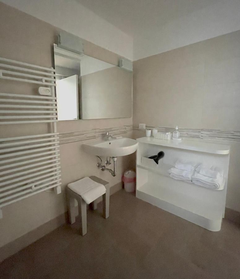 Tiberi Capri Apartman Kültér fotó
