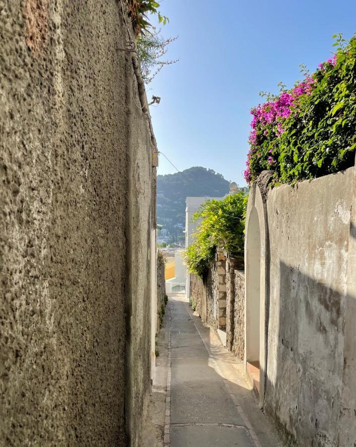 Tiberi Capri Apartman Kültér fotó