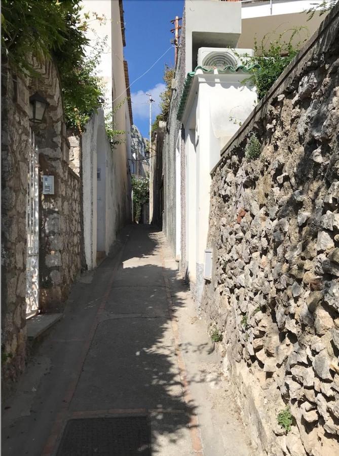 Tiberi Capri Apartman Kültér fotó